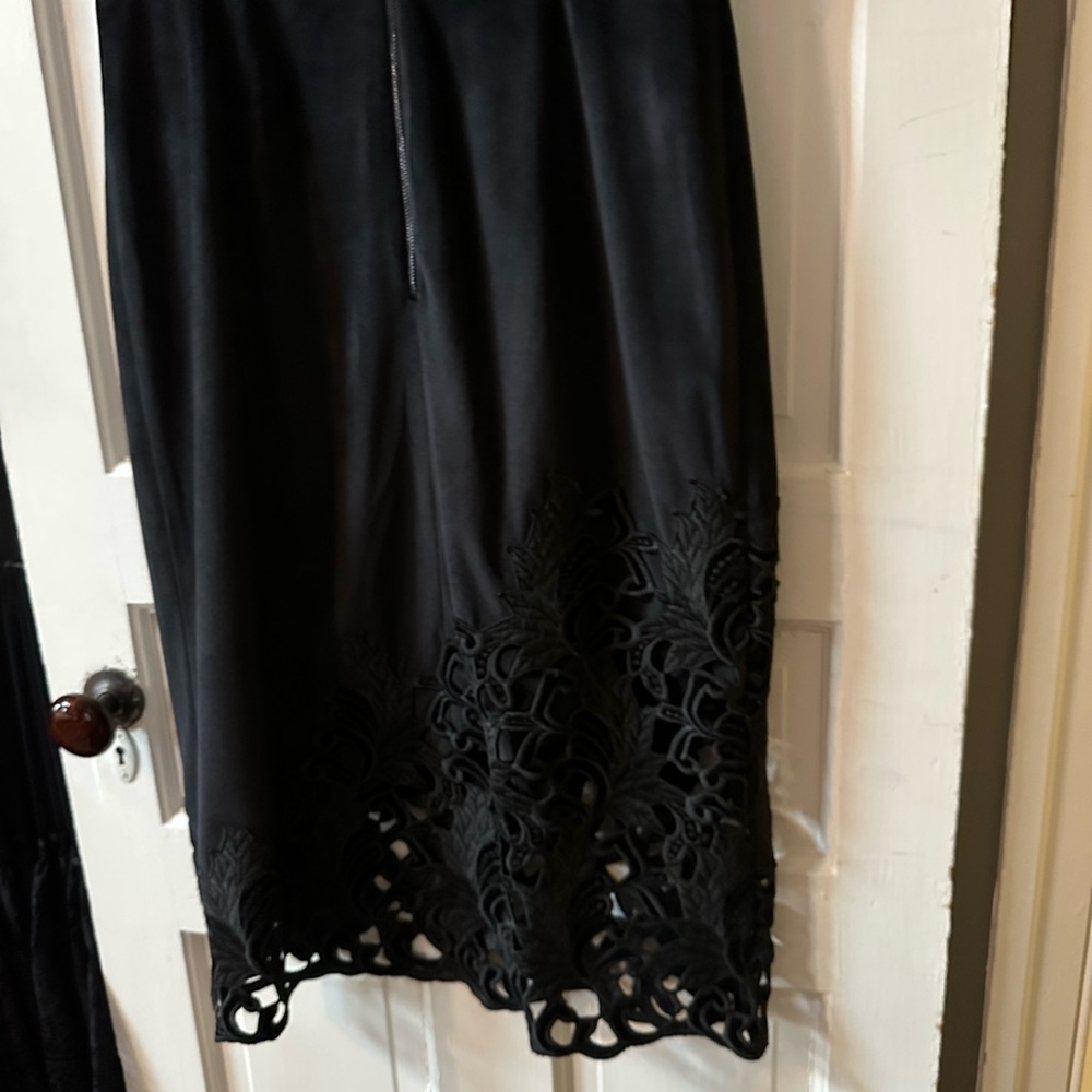 Alice + Olivia Black Midi Dress with Cutout Lace Hem - Picture 7 of 8